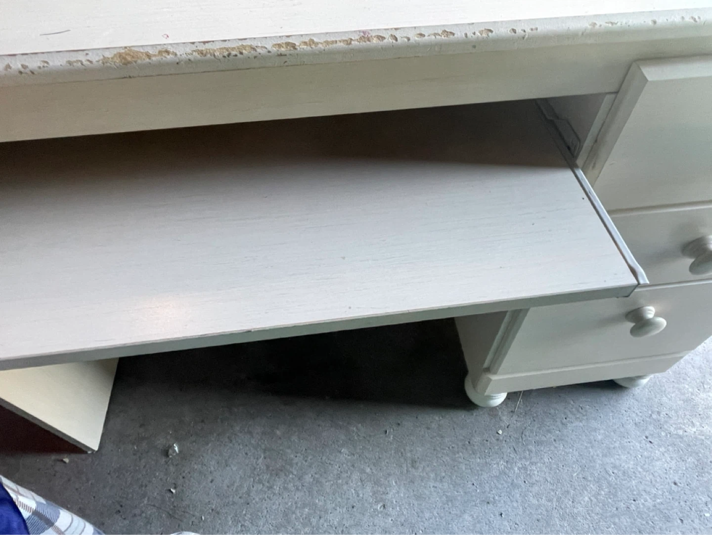 White Desk with Drawers and Keyboard Tray - photo 3