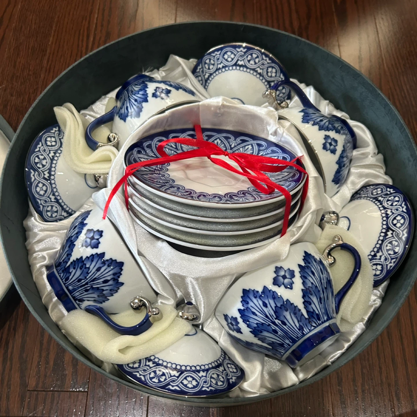 Bombay Tea Cups and Saucers Set - photo 3