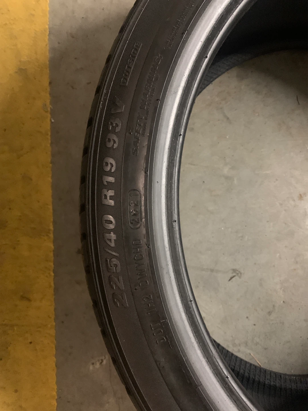Kumho Wintercraft WP72 Tire 225/40R19 93V - photo 2