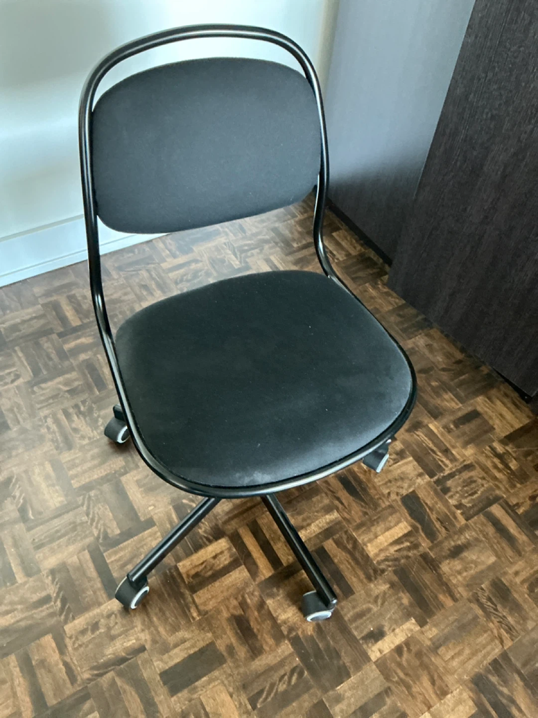 Black Office Chair - photo 2