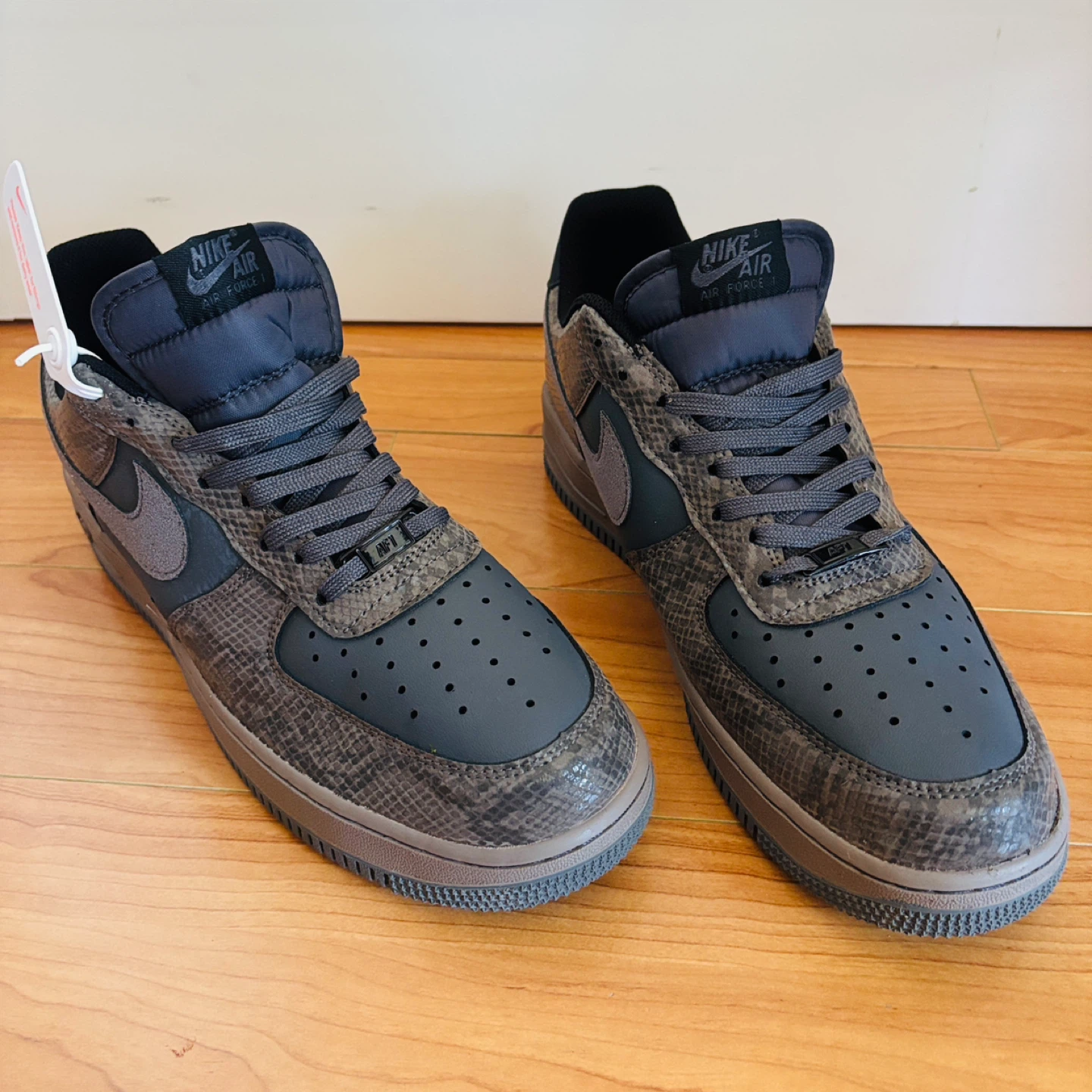 *New* Nike Air Force 1 Low Off Noir Snakeskin Sneakers - photo 2