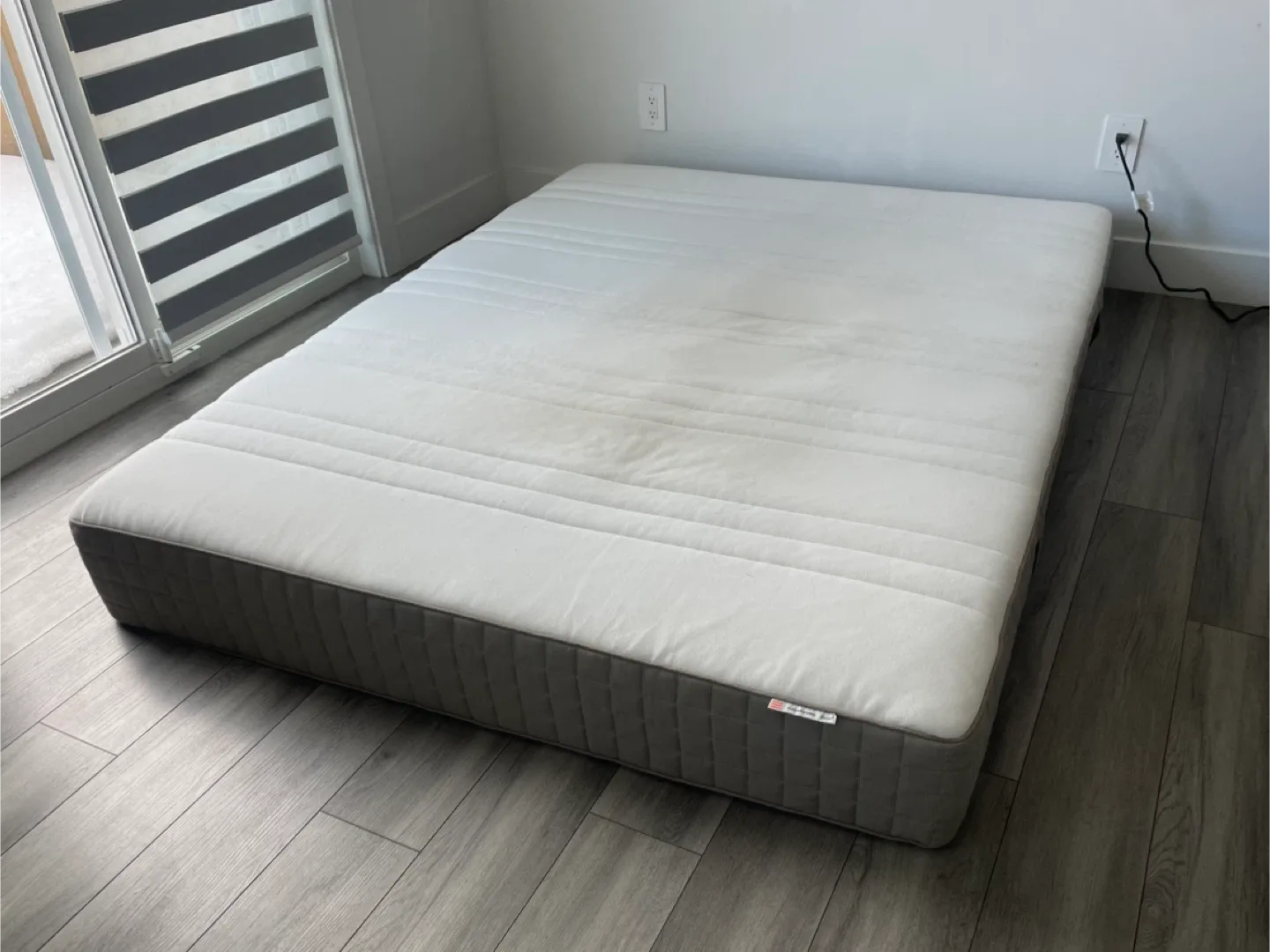 IKEA Queen Size Mattress - photo 4