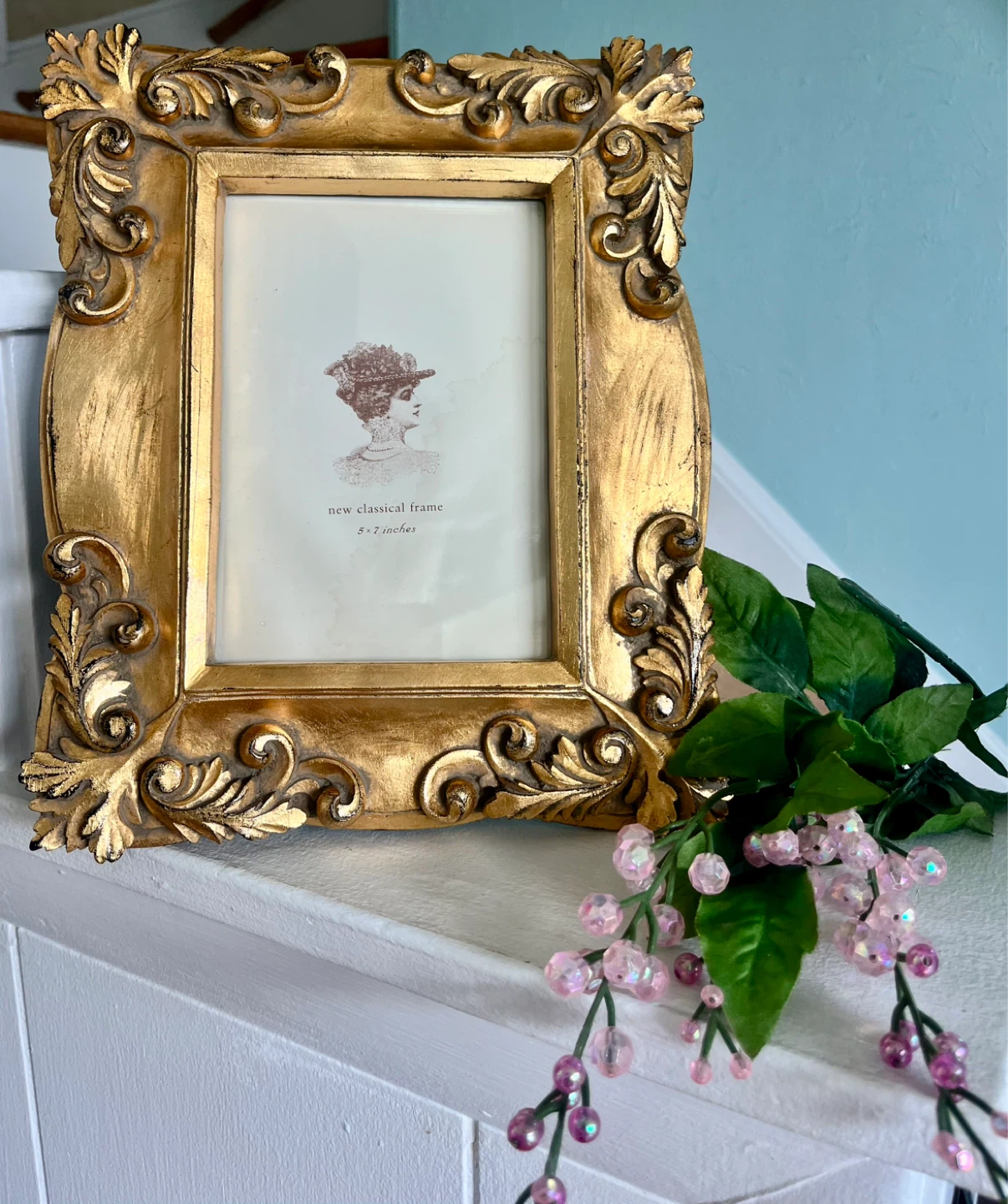 BEAUTIFUL ORNATE GOLD FRAME