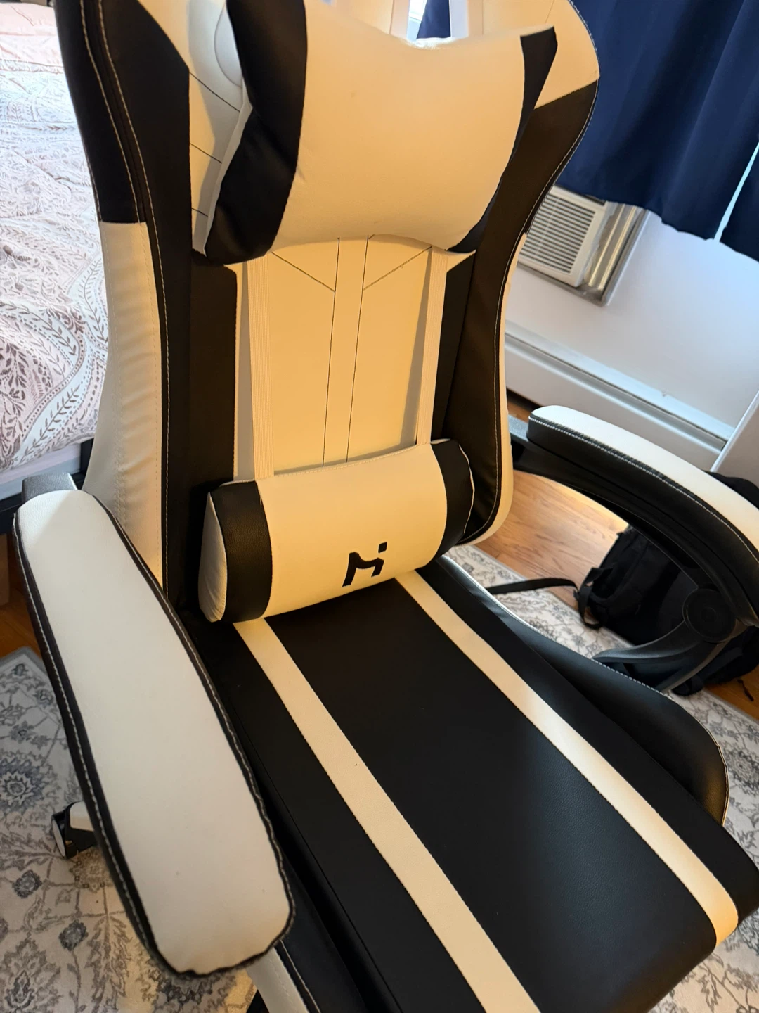 Black and White Gaming Chair - photo 2