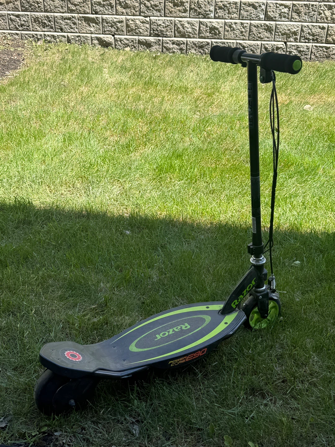 Razor Electric Scooter E90 - photo 2