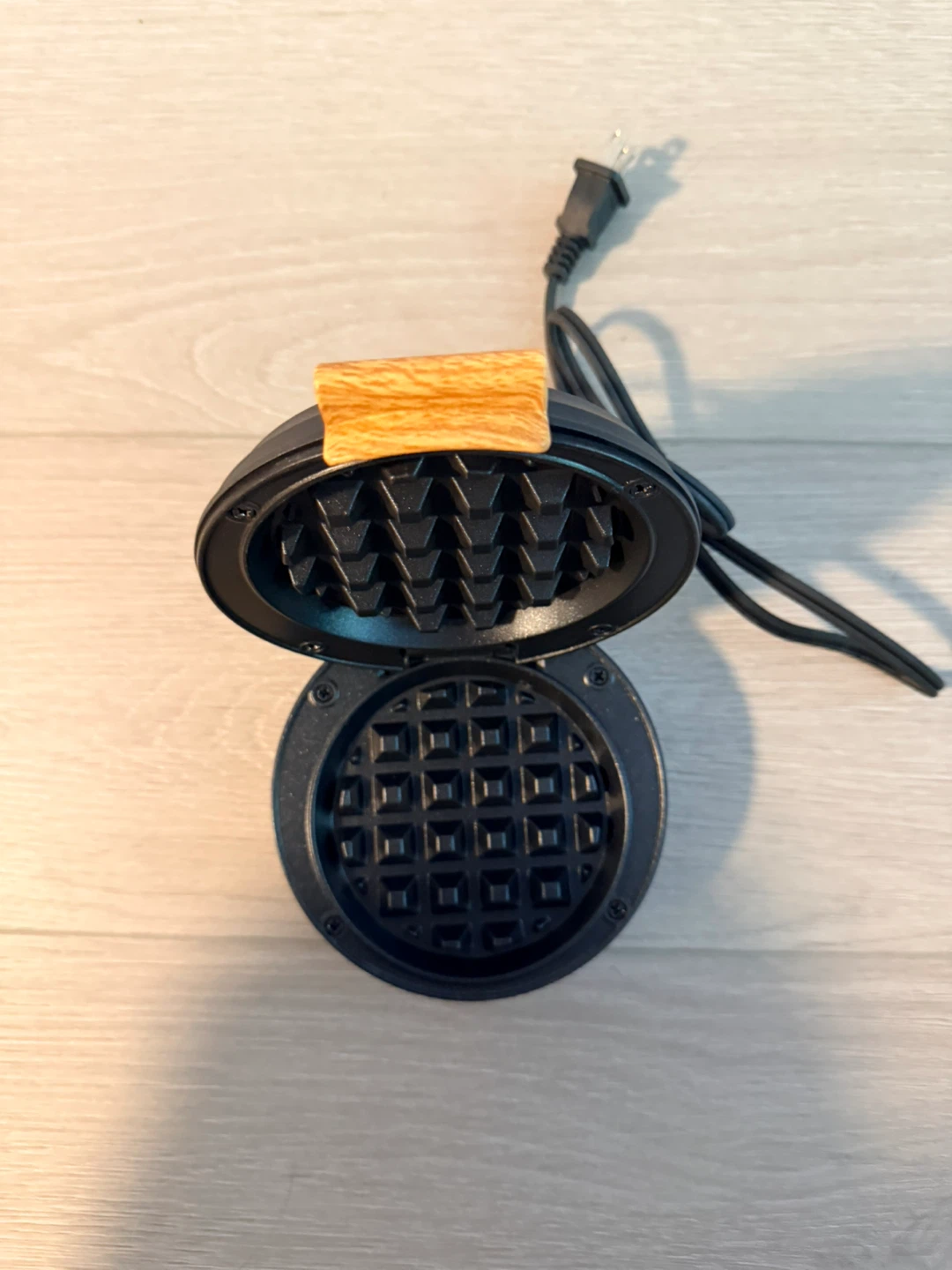 CROWNFUL Mini Waffle Maker - photo 2