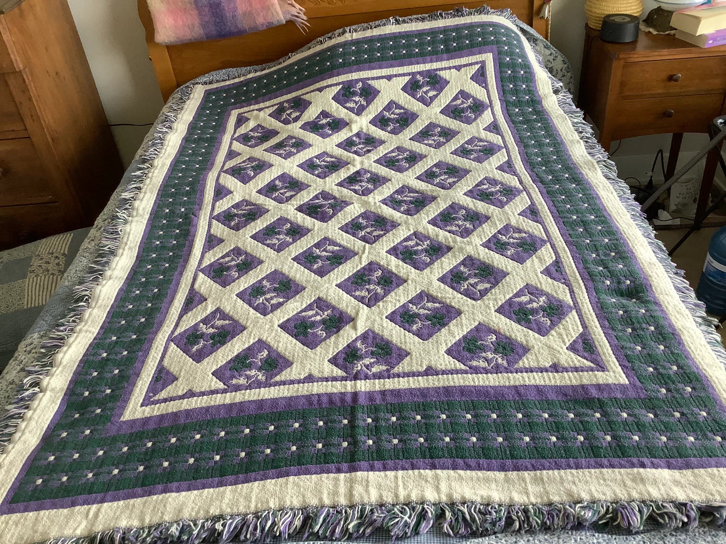Vintage Hand Crafted Fringed Wool Throw/Blanket 🐞