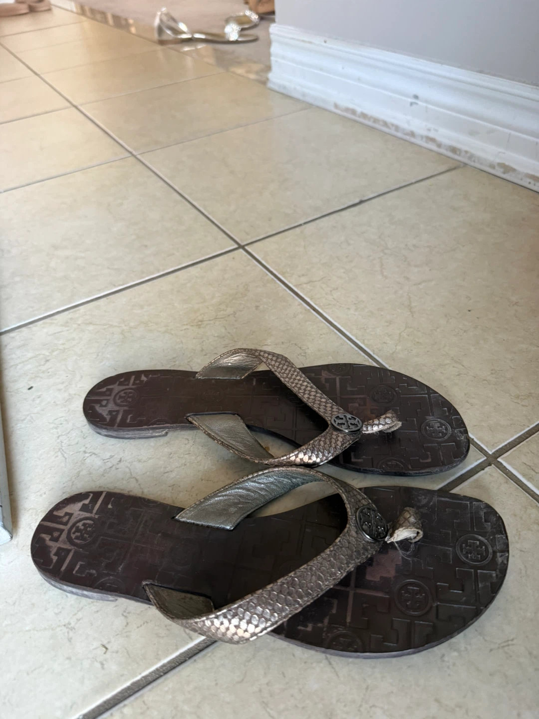 Tory Burch Flip Flops - photo 3