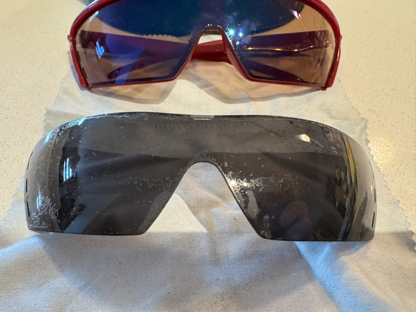 Mercedes-Benz Sunglasses with Case - photo 3