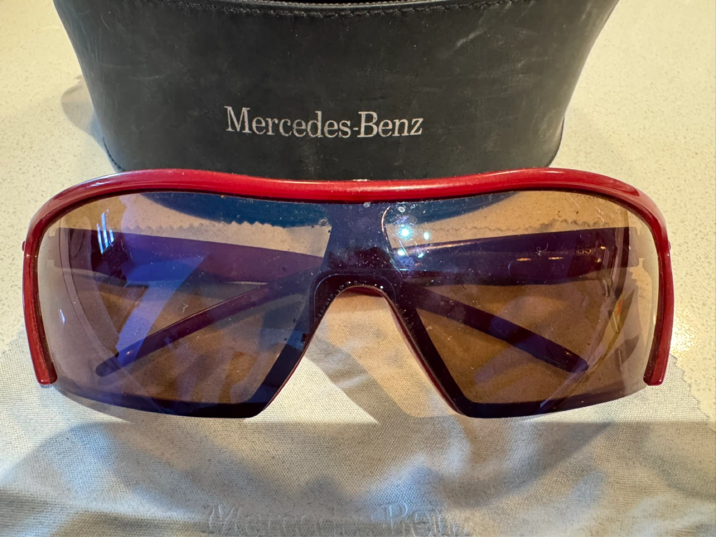 Mercedes-Benz Sunglasses with Case - photo 2