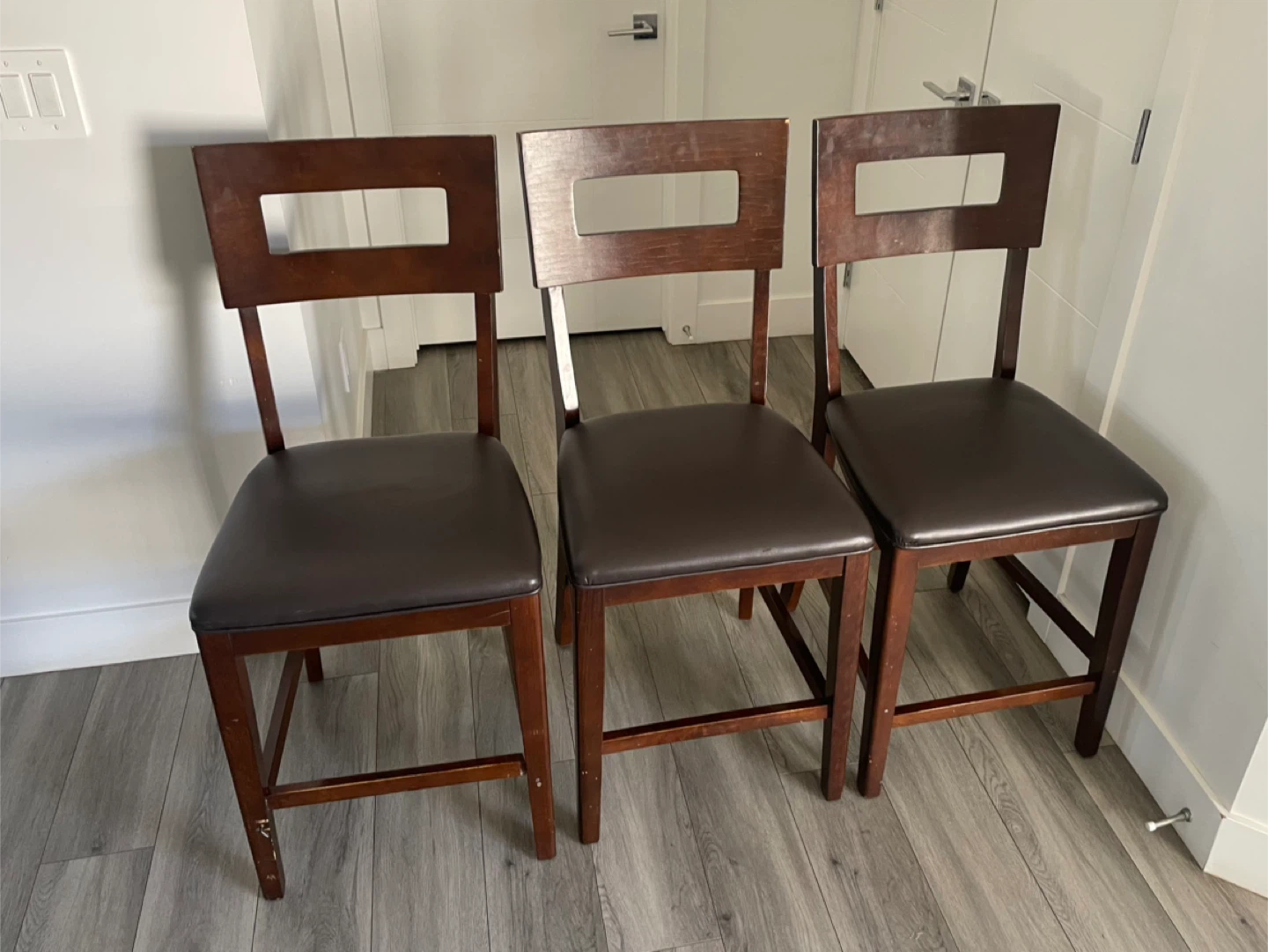 3 Bar Stools - photo 2