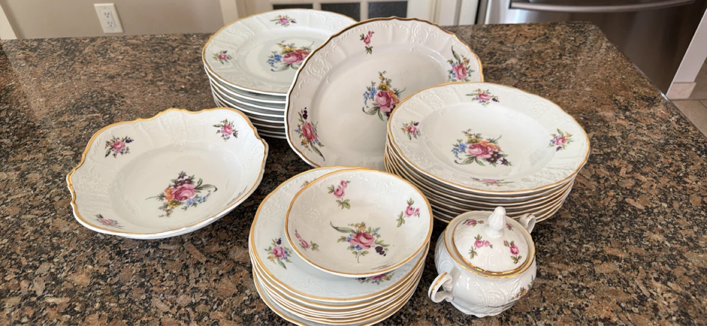 Bernadotte Sonata Czechoslovakia China 29 piece Set - photo 2