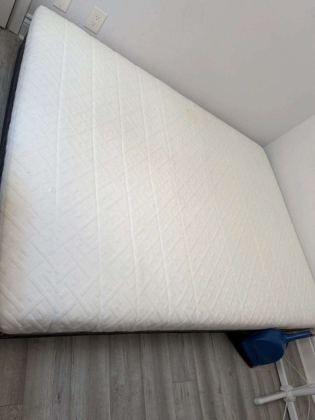 White Queen Mattress