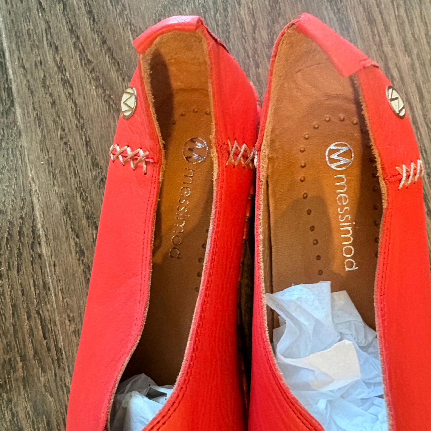 NWOT Red Leather Loafers Size 40 - photo 2