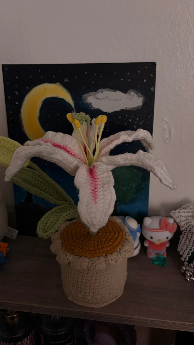 Crocheted Lily Flower in Pot - photo 2