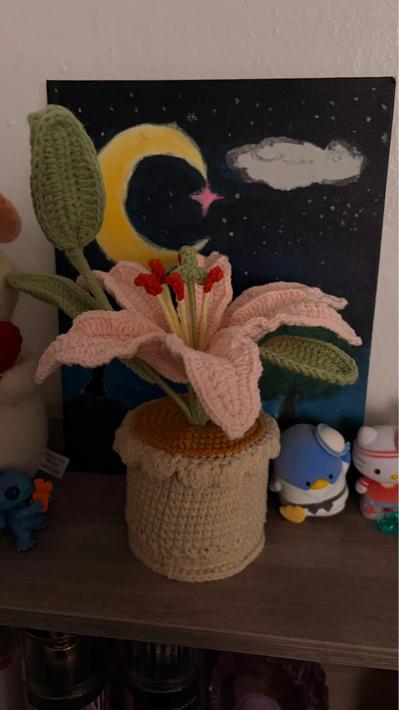 Crocheted Lily Flower in Pot - photo 4