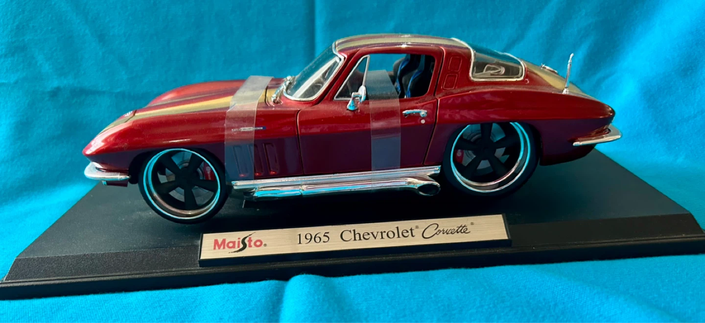 Maisto 1965 Chevrolet Corvette Diecast Model Car - photo 4