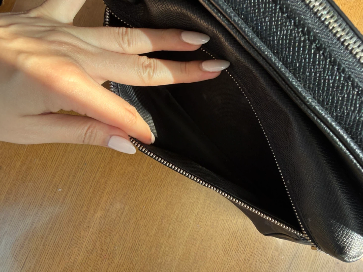 Louis Vuitton Monogram Shoulder Bag - photo 3