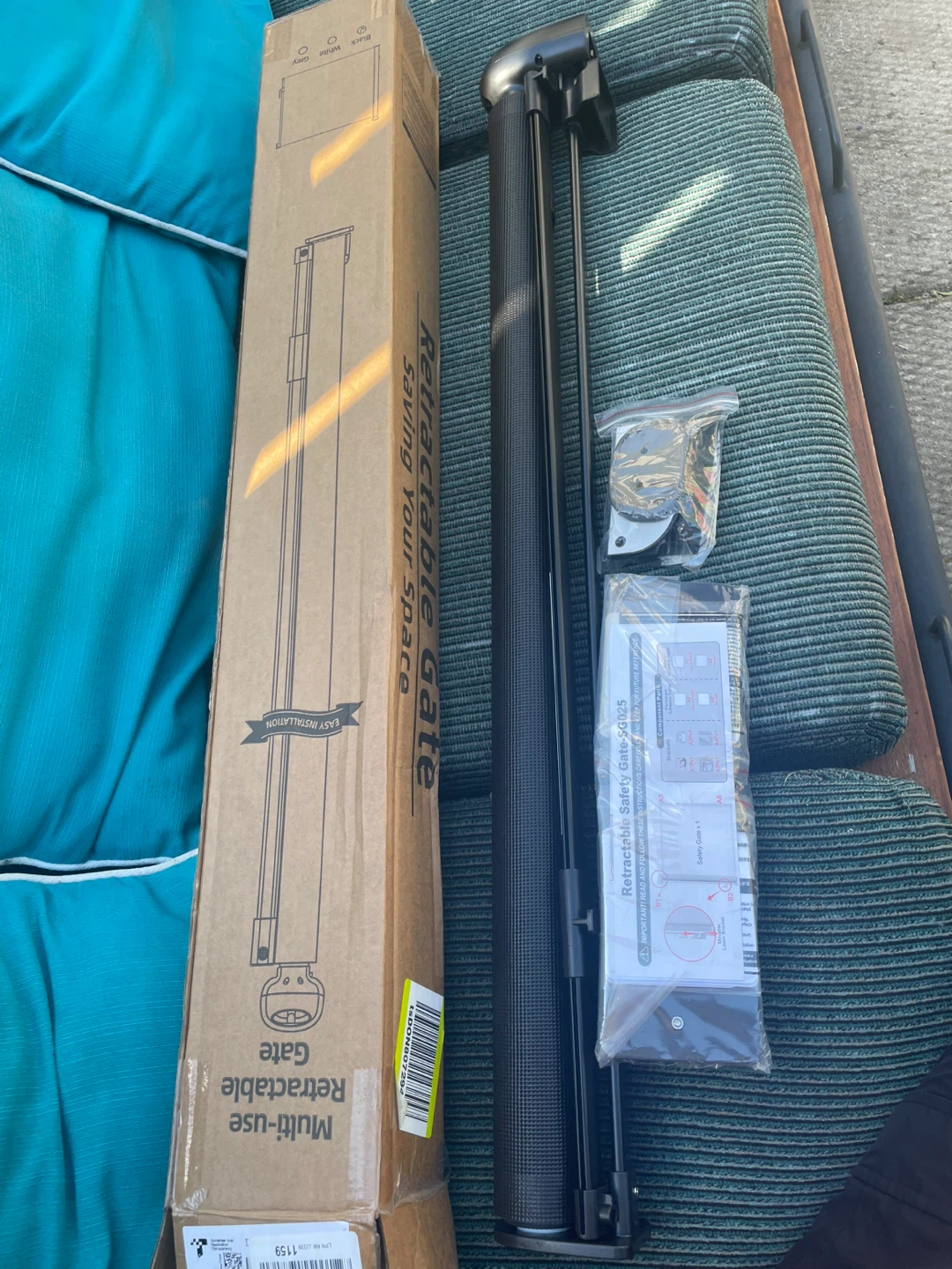 BRAND NEW Multi-use Retractable Baby Gate