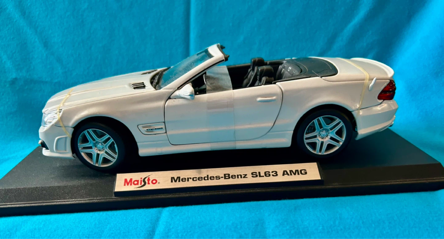 Maisto Mercedes-Benz SL63 AMG Diecast Model Car - photo 4