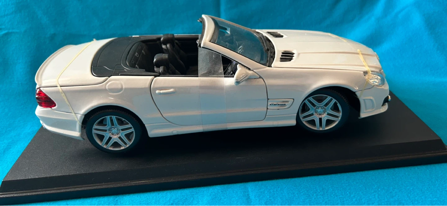 Maisto Mercedes-Benz SL63 AMG Diecast Model Car - photo 5