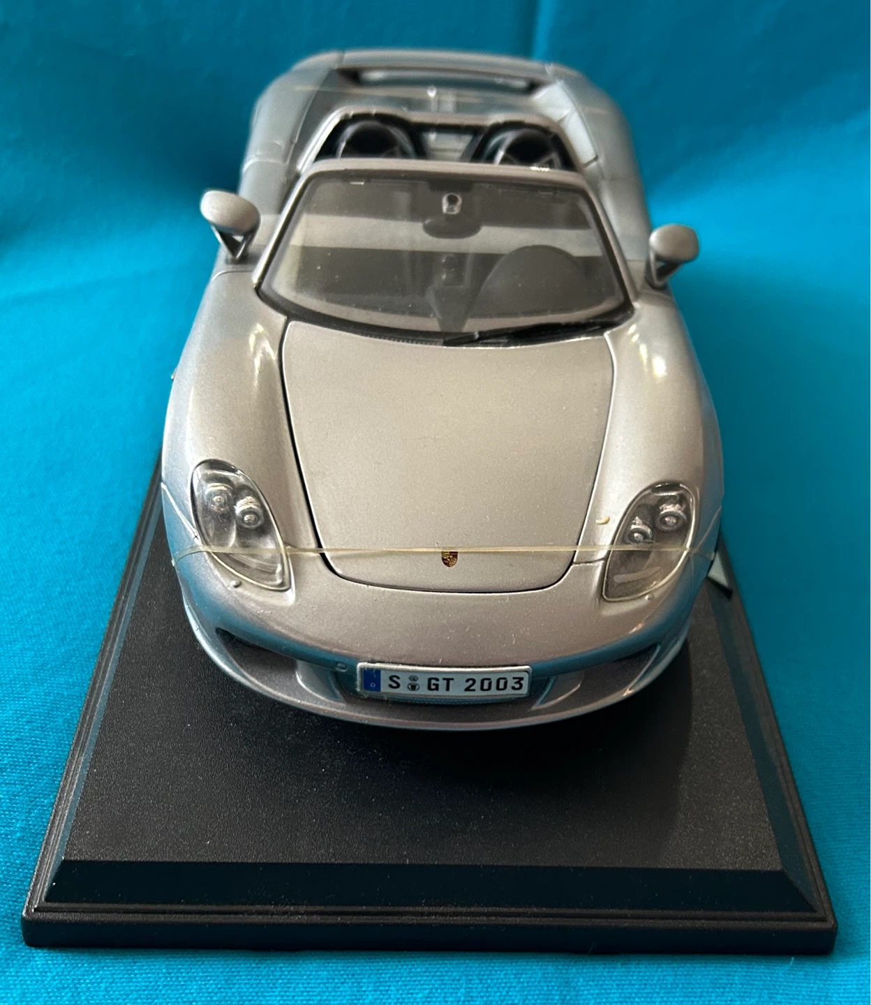 Maisto Porsche Carrera GT Silver Diecast Model Car 1/18 - photo 3