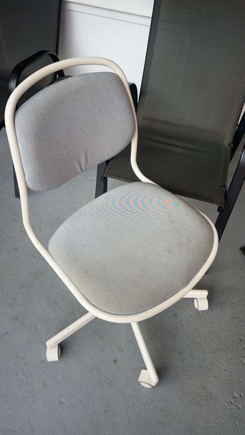 Office Chair with Wheels - photo 2