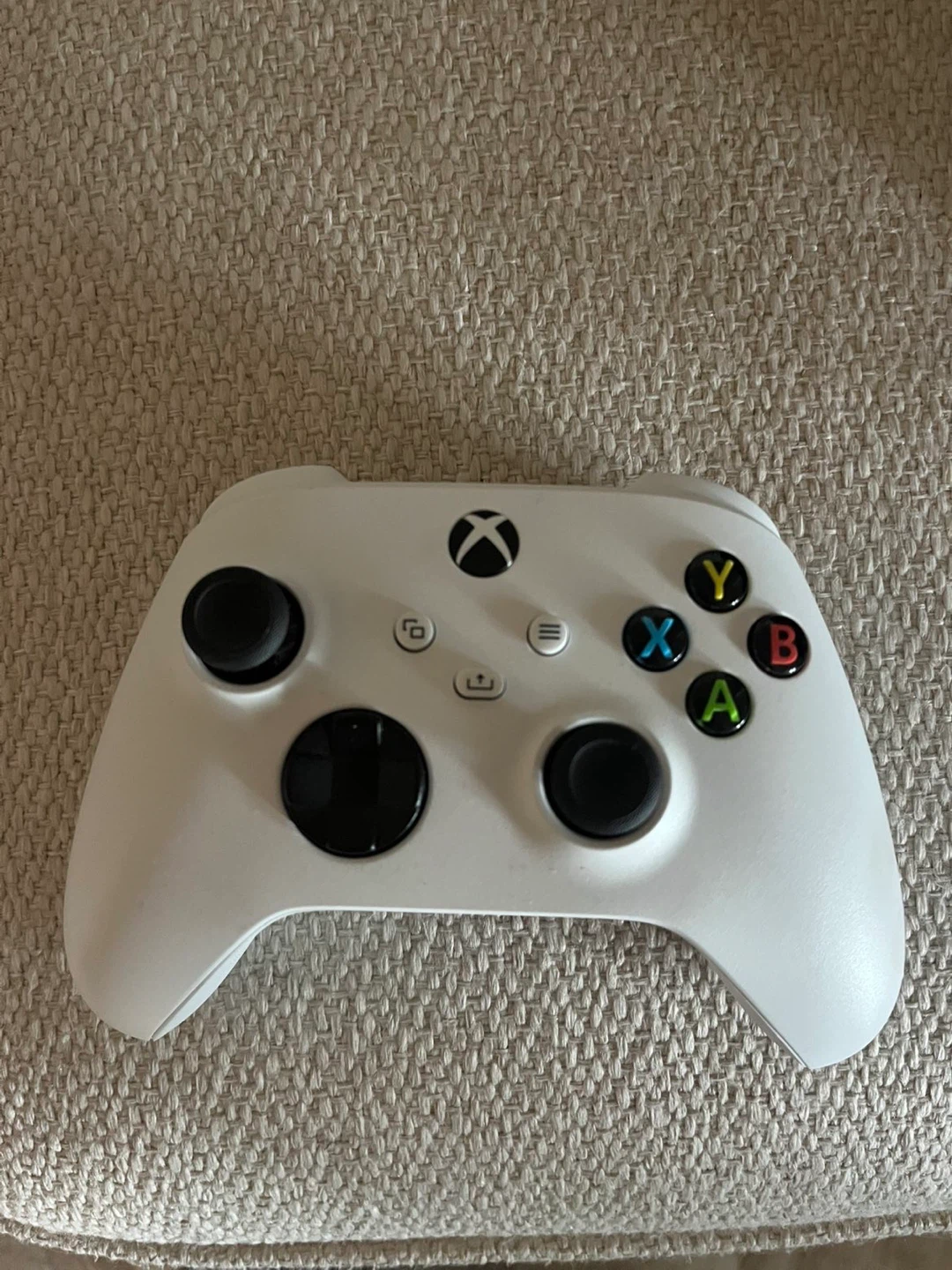 White Xbox Wireless Controller