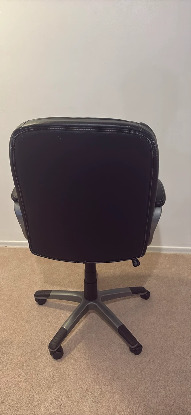 Black Office Chair - photo 4