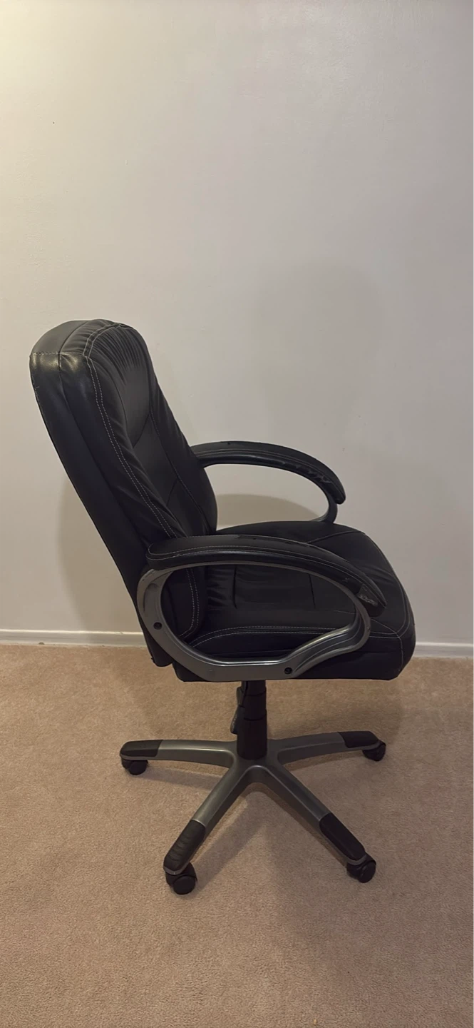 Black Office Chair - photo 3