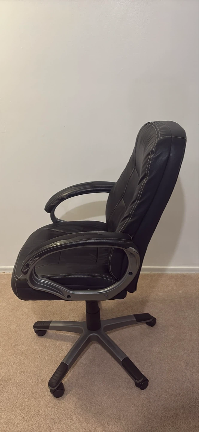 Black Office Chair - photo 2