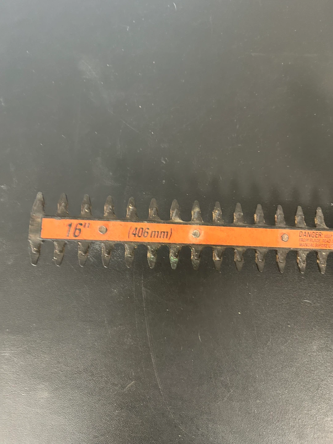 Black & Decker 16" Hedge Trimmer TR165 - photo 2