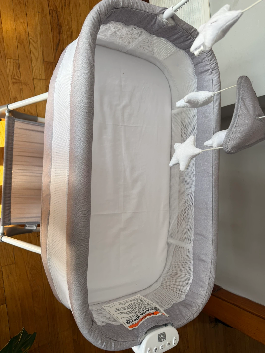 Simmons Kids Soothing Star Bassinet with Airflow Mesh - photo 2