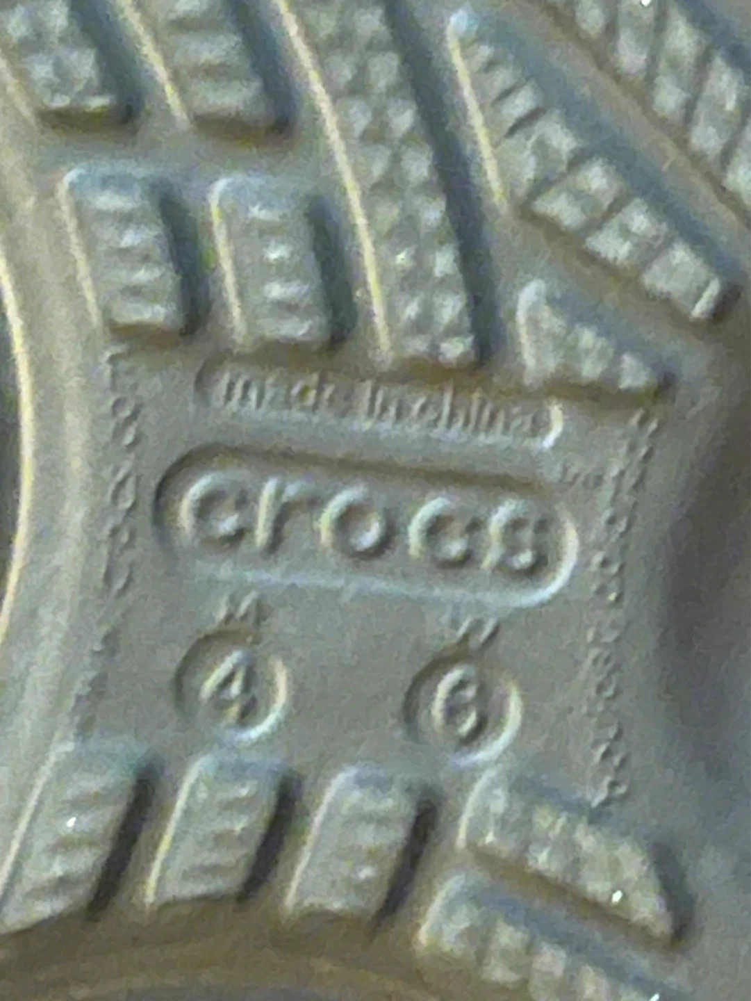Crocs Flip Flops Size 4/6 - photo 4