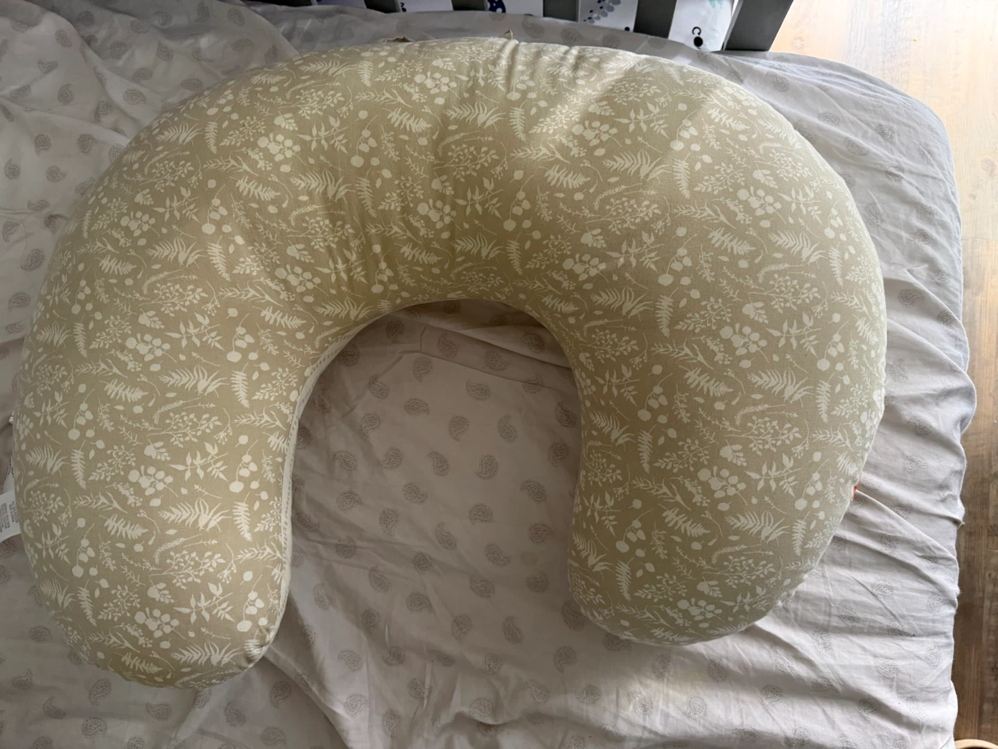Baby feeding pillow