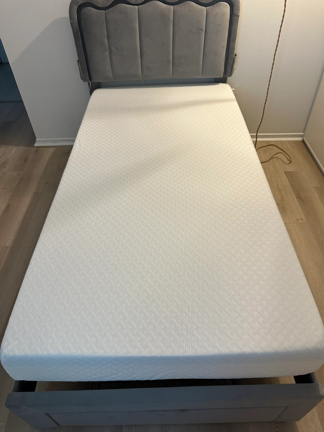Grey Velvet Twin Bed Frame with Mattress - photo 5
