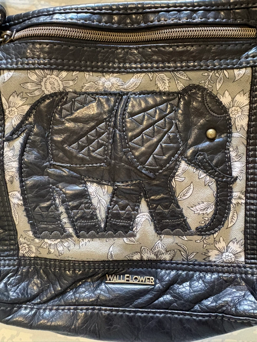 Wallflower Elephant Crossbody Purse - photo 2
