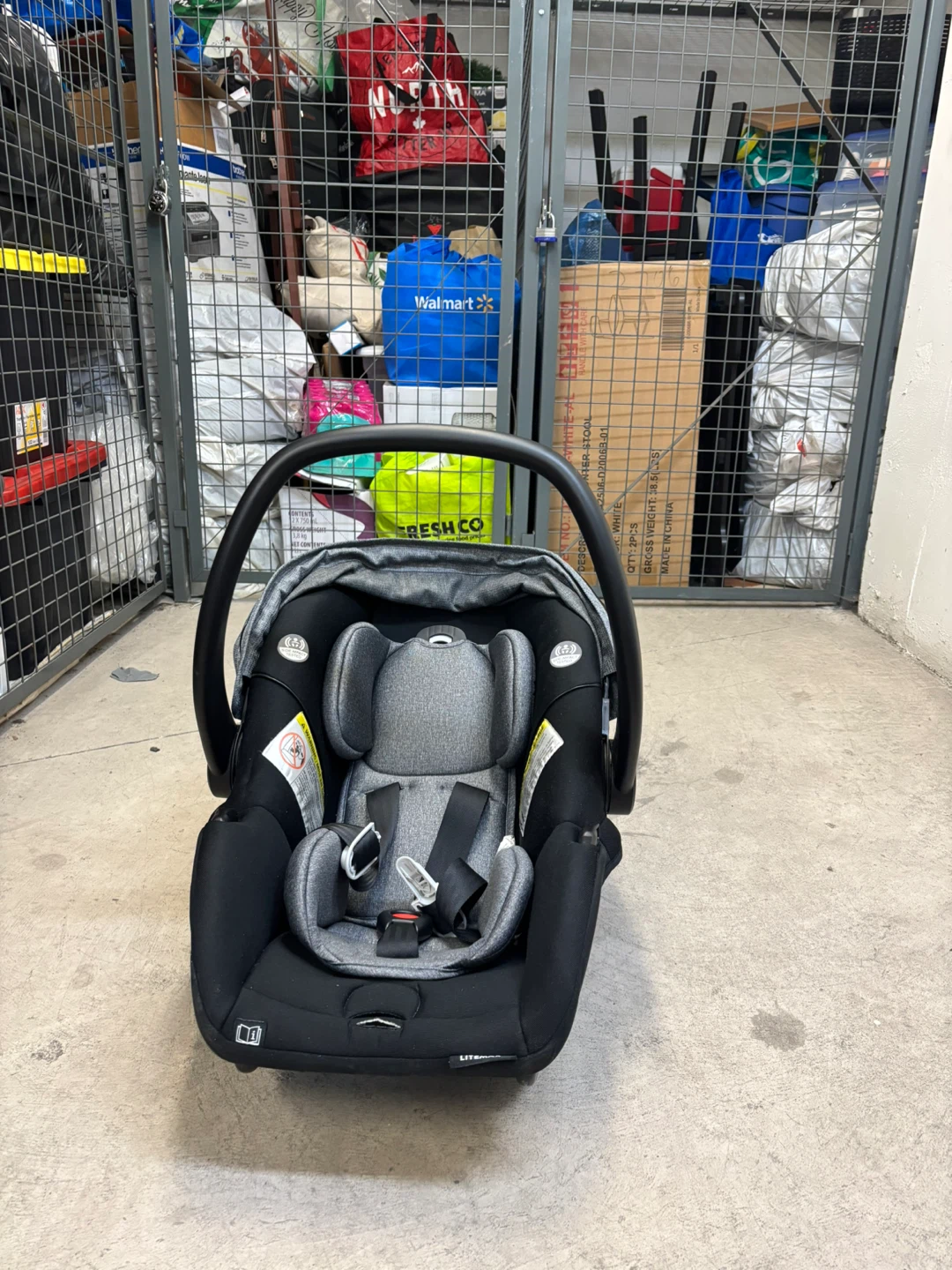 Evenflo LiteMax Infant Car Seat with Base - photo 2