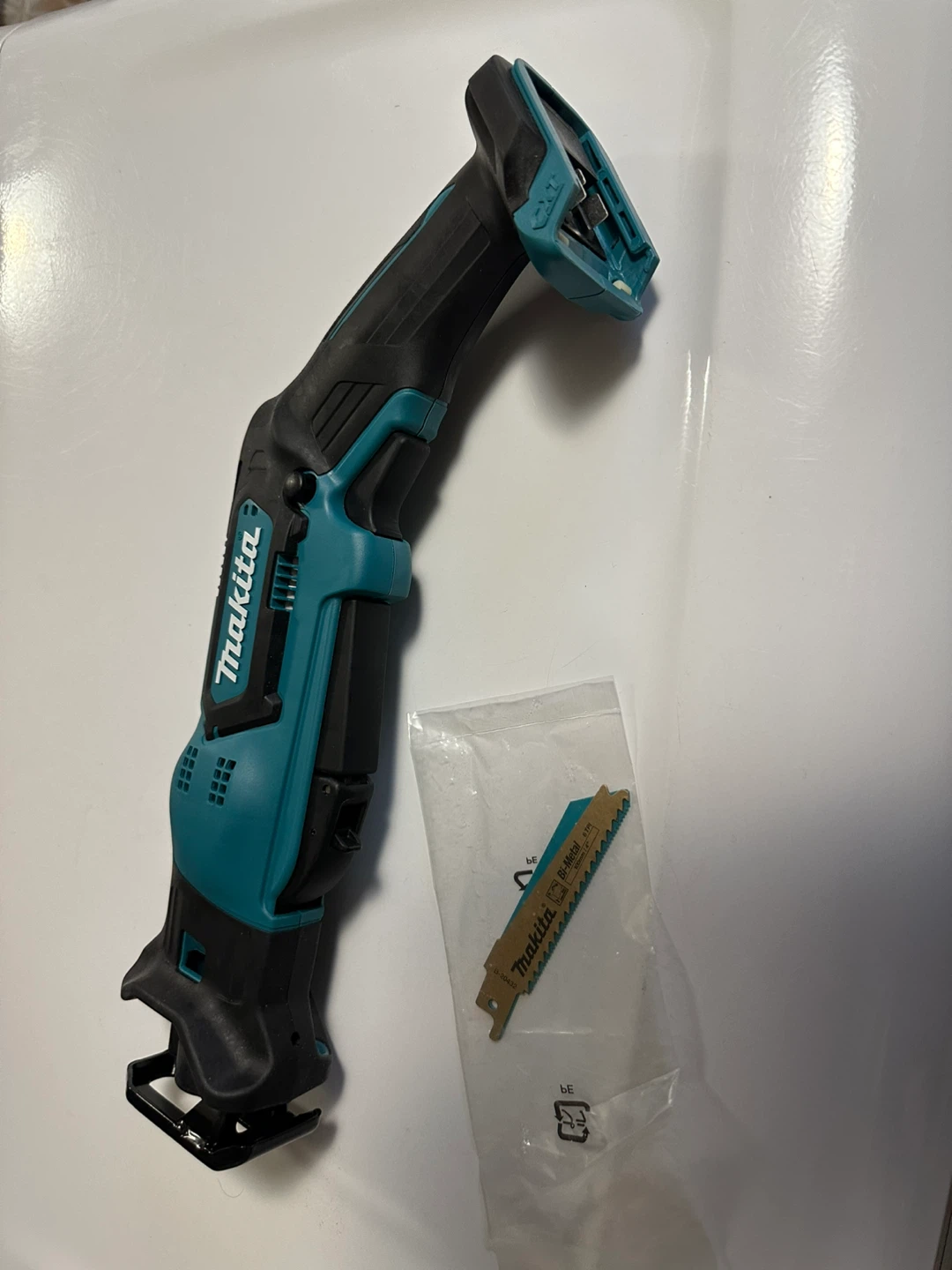 Makita Reciprocating Saw with Blade