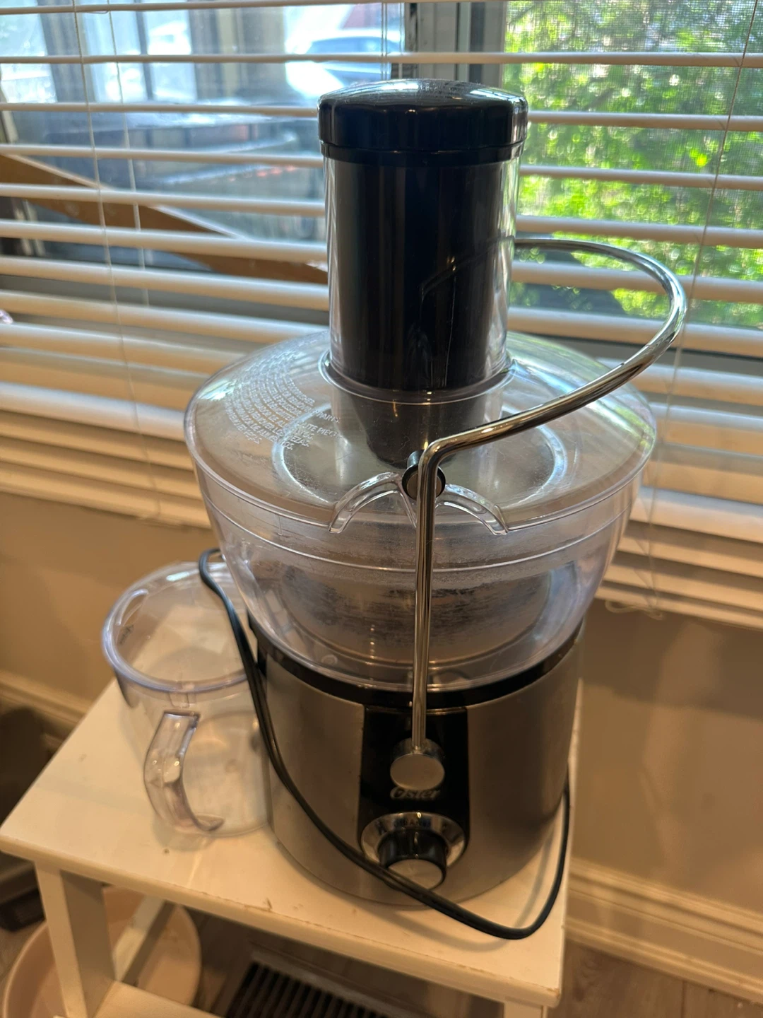 Oster Juicer (mostly functional)