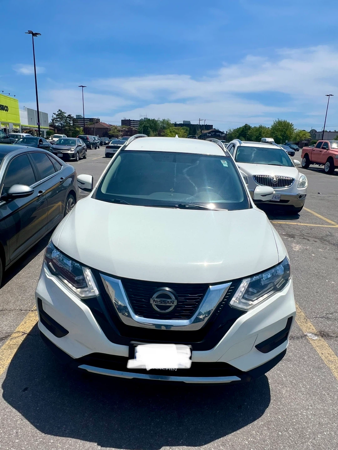 White Nissan Rogue 2019 - photo 2