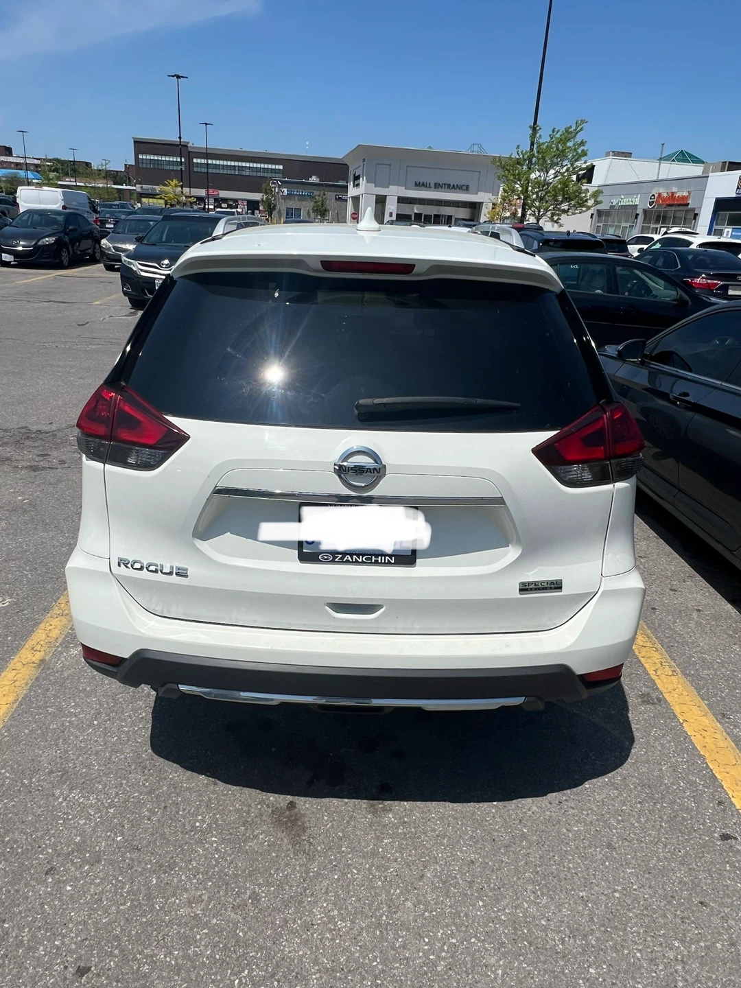 White Nissan Rogue 2019 - photo 4