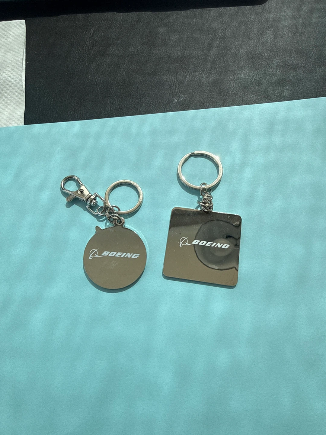 Boeing 787 Dreamliner & 777 Keychains - photo 2