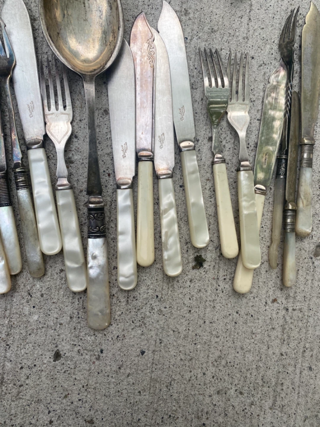 Antique Mother of Pearl Flatware Set (27pieces) - photo 2