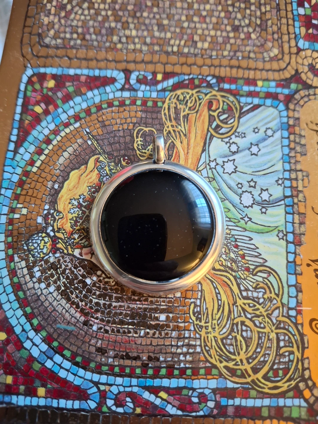 Round black pendant (stamped 925A) - photo 2