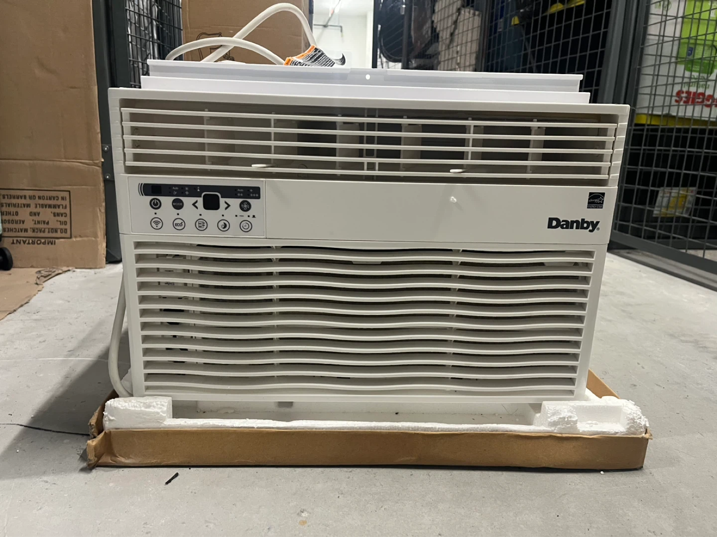 Danby 6,000 BTU Window Air Conditioner - photo 2