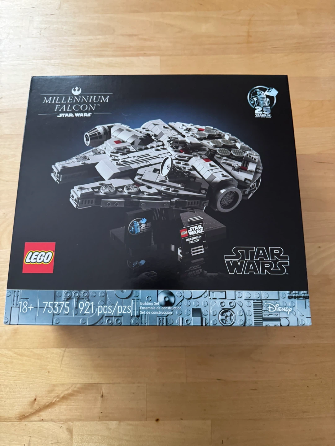 LEGO sealed new Star Wars Millennium Falcon Building Set 75375
