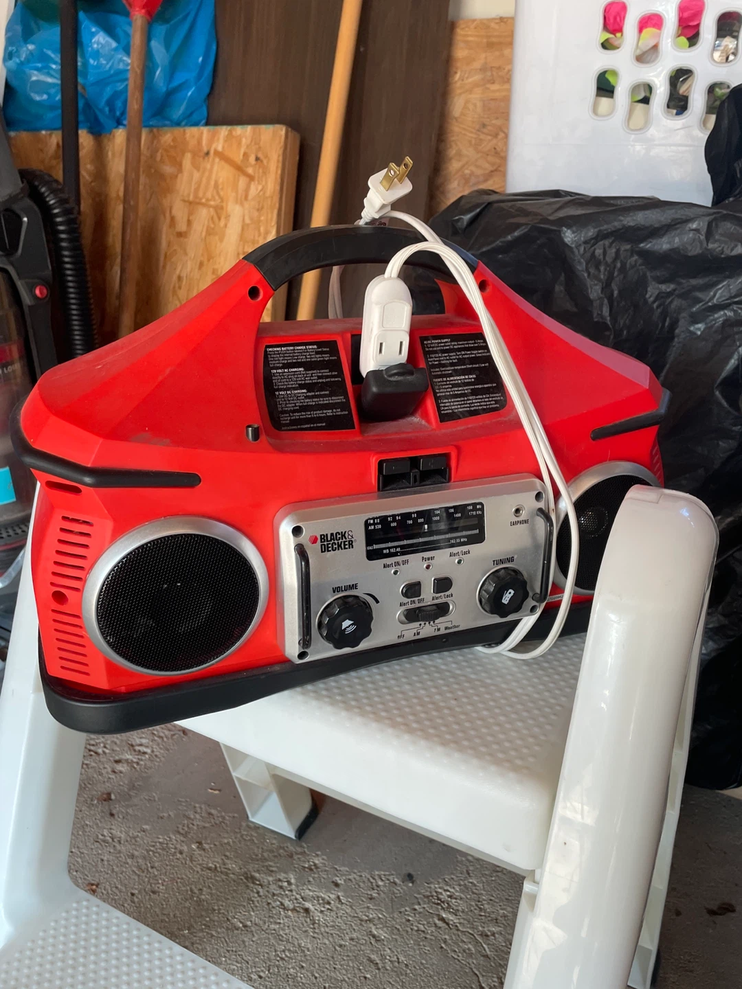 Black & Decker 400 Plus Jump Starter with Radio