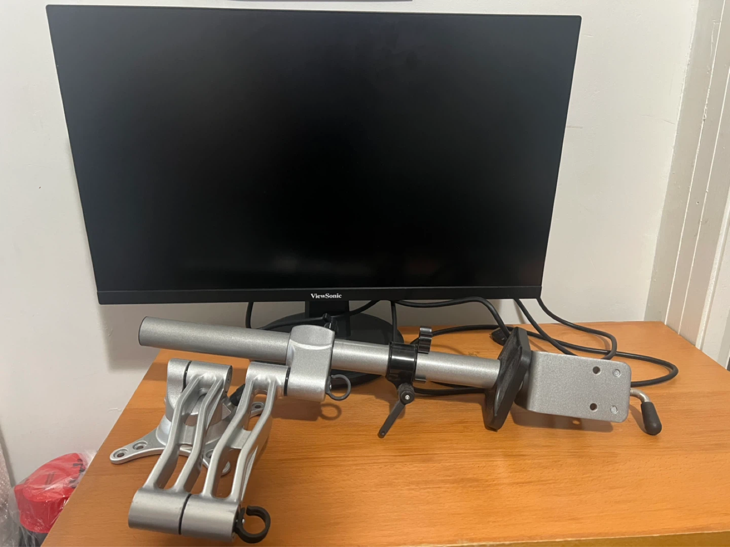 ViewSonic Monitor 24inch with a desk mount