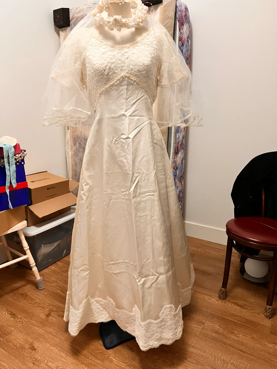 Vintage Wedding Dress with Veil